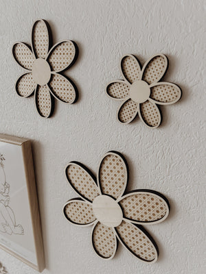 3 Holzblumen mit Rattan Gravur Wanddeko für Kinder- und Babyzimmer - BohoWildflowerVibes