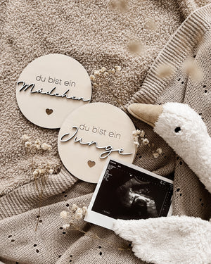 du bist ein Junge / Mädchen Meilensteinkarte - Holzschilder für unvergessliche Baby-Momente