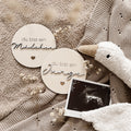 du bist ein Junge / Mädchen Meilensteinkarte - Holzschilder für unvergessliche Baby-Momente