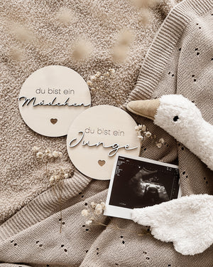 du bist ein Junge / Mädchen Meilensteinkarte - Holzschilder für unvergessliche Baby-Momente