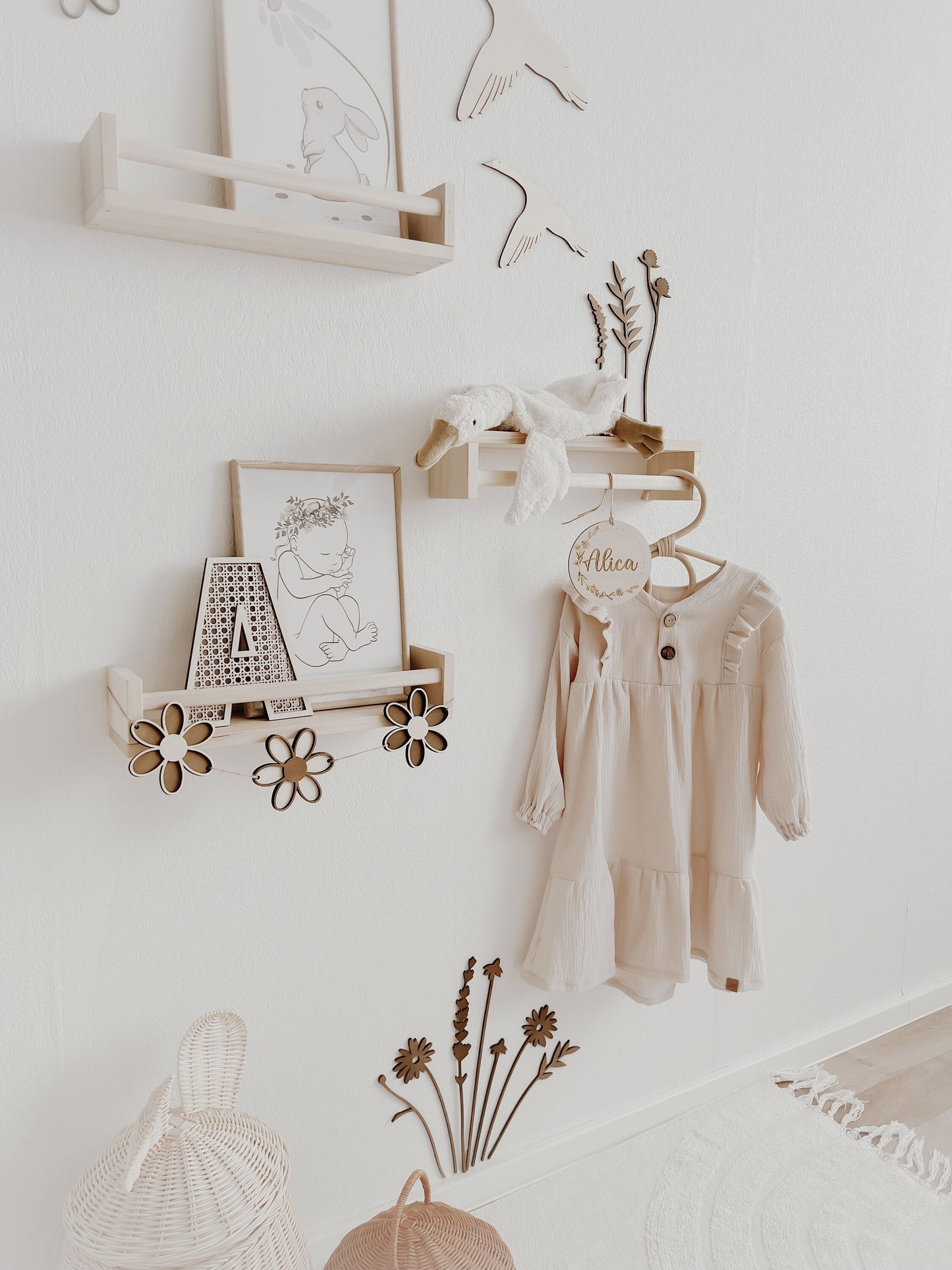 Holzblumen Girlande, Wimpelkette, Dekoration Kinderzimmer und Babyzimmer