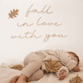 fall in love with you - Schriftzug aus Holz