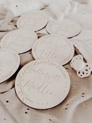 Hallo Welt Meilensteinkarte personalisiert - BohoWildflowerVibes