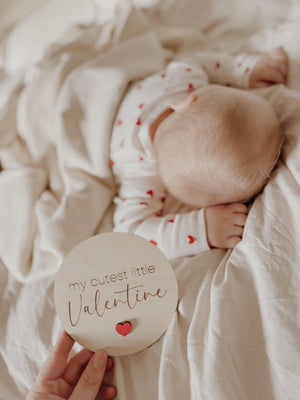 my cutest little Valentine - Tafel aus Holz - weiß, Meilensteinkarte zum Valentinstag - BohoWildflowerVibes