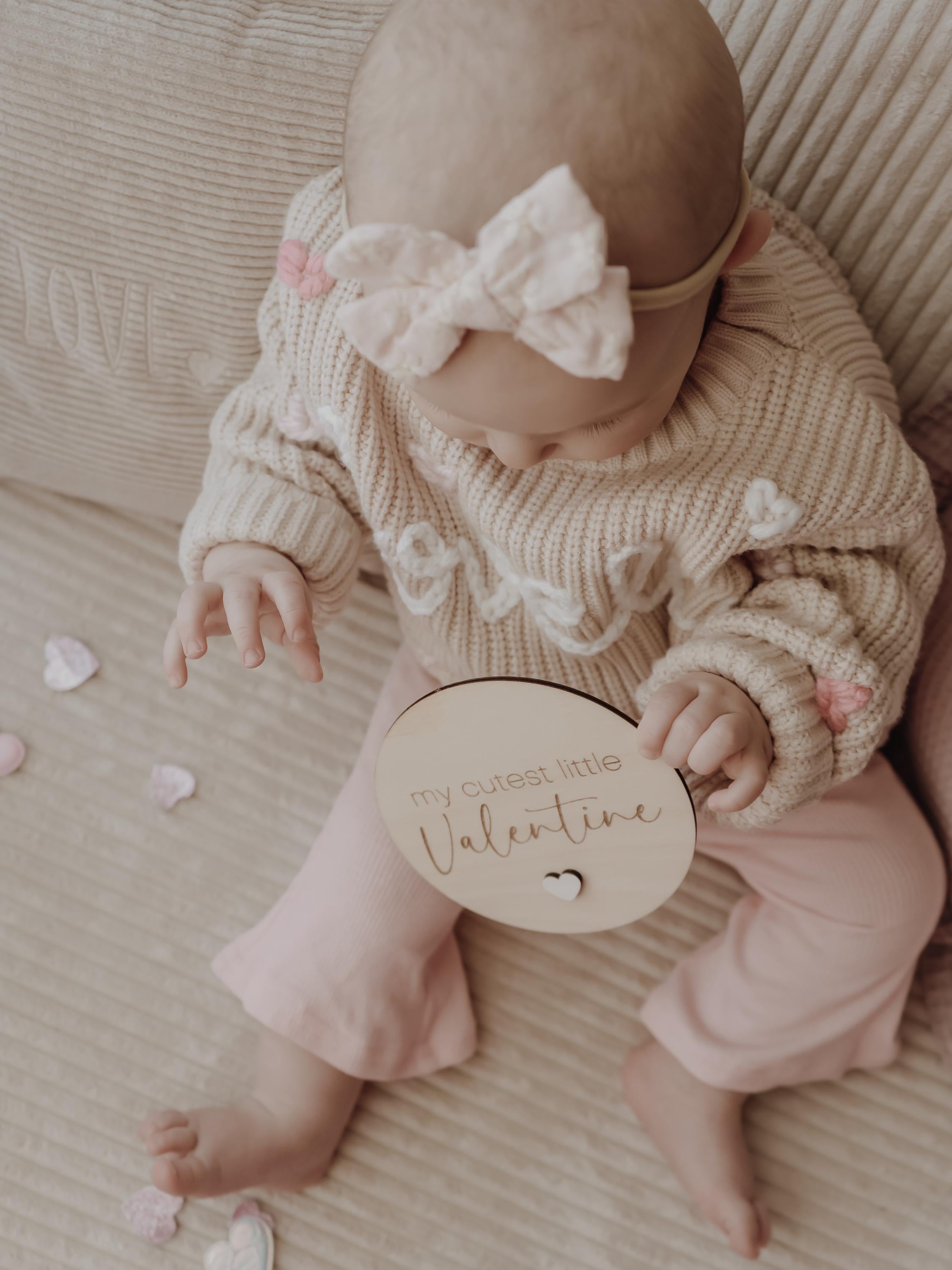 my cutest little Valentine - Tafel aus Holz - weiß, Meilensteinkarte zum Valentinstag - BohoWildflowerVibes