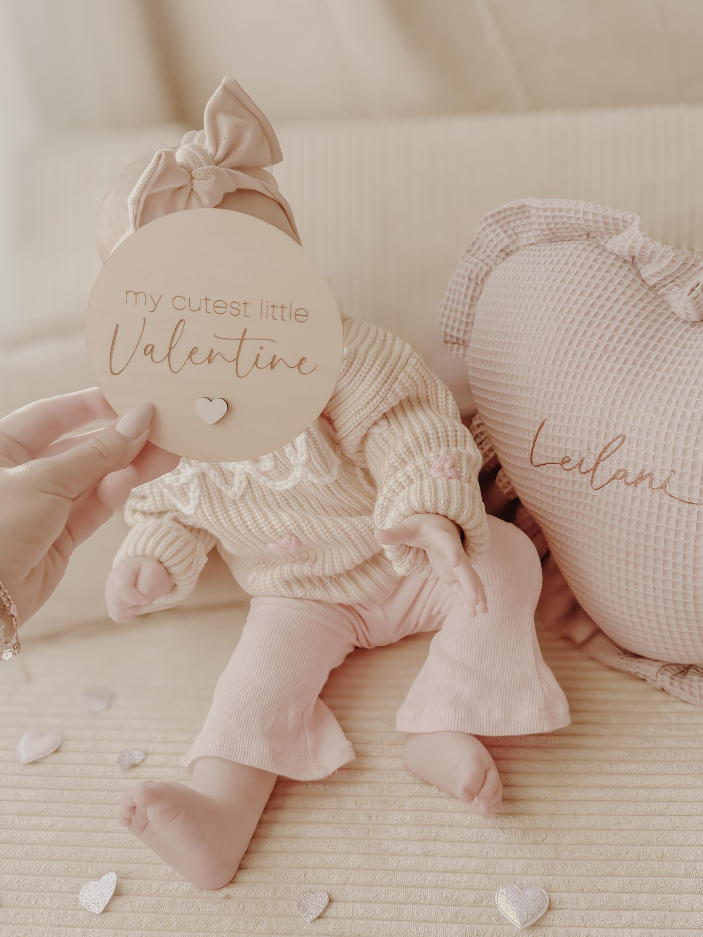 my cutest little Valentine - Tafel aus Holz - weiß, Meilensteinkarte zum Valentinstag - BohoWildflowerVibes