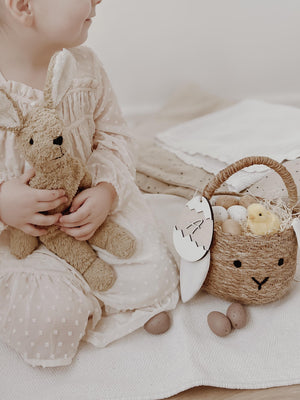 Osterkorbanhänger personalisiert mit Initialen - BohoWildflowerVibes