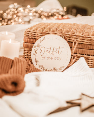 Outfit of the Day Meilensteintafel – Perfekte Baby- & Kinderfotos