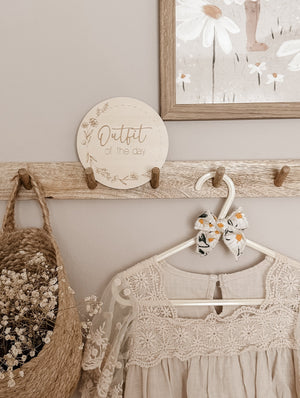 Outfit of the day - Meilensteintafel Meilensteinkarte Holztafel Holzschild