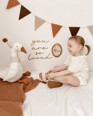 Personalisierte Holztafel im Vintagestil