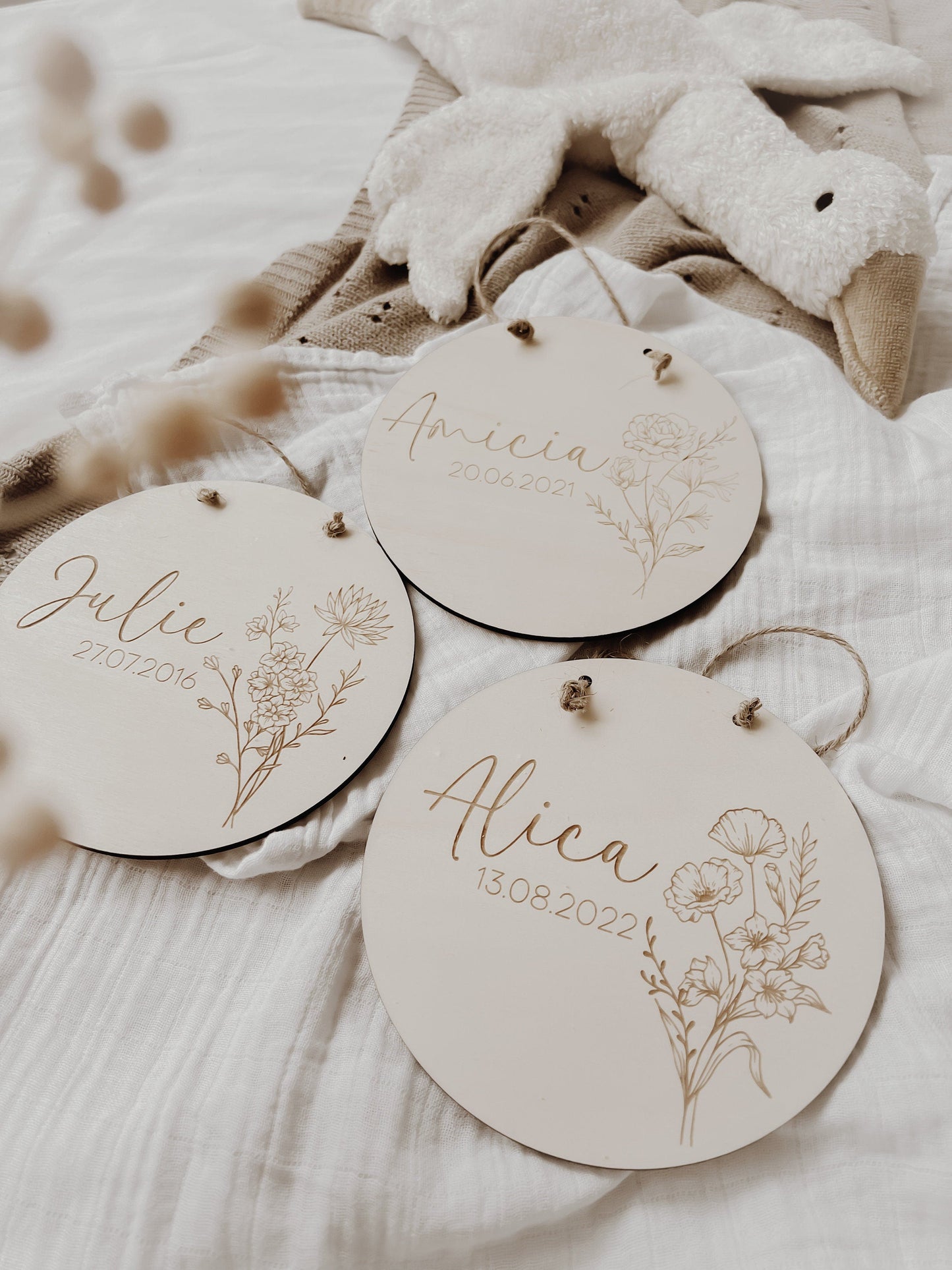Personalisiertes Holzschild mit Geburtsblume, 12 Motive - BohoWildflowerVibes