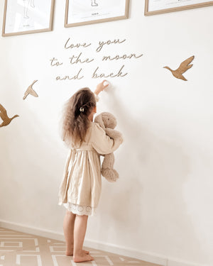 Schriftzug - love you to the moon and back