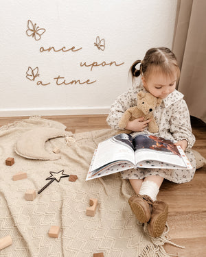 Schriftzug - once upon a time - nussbraun