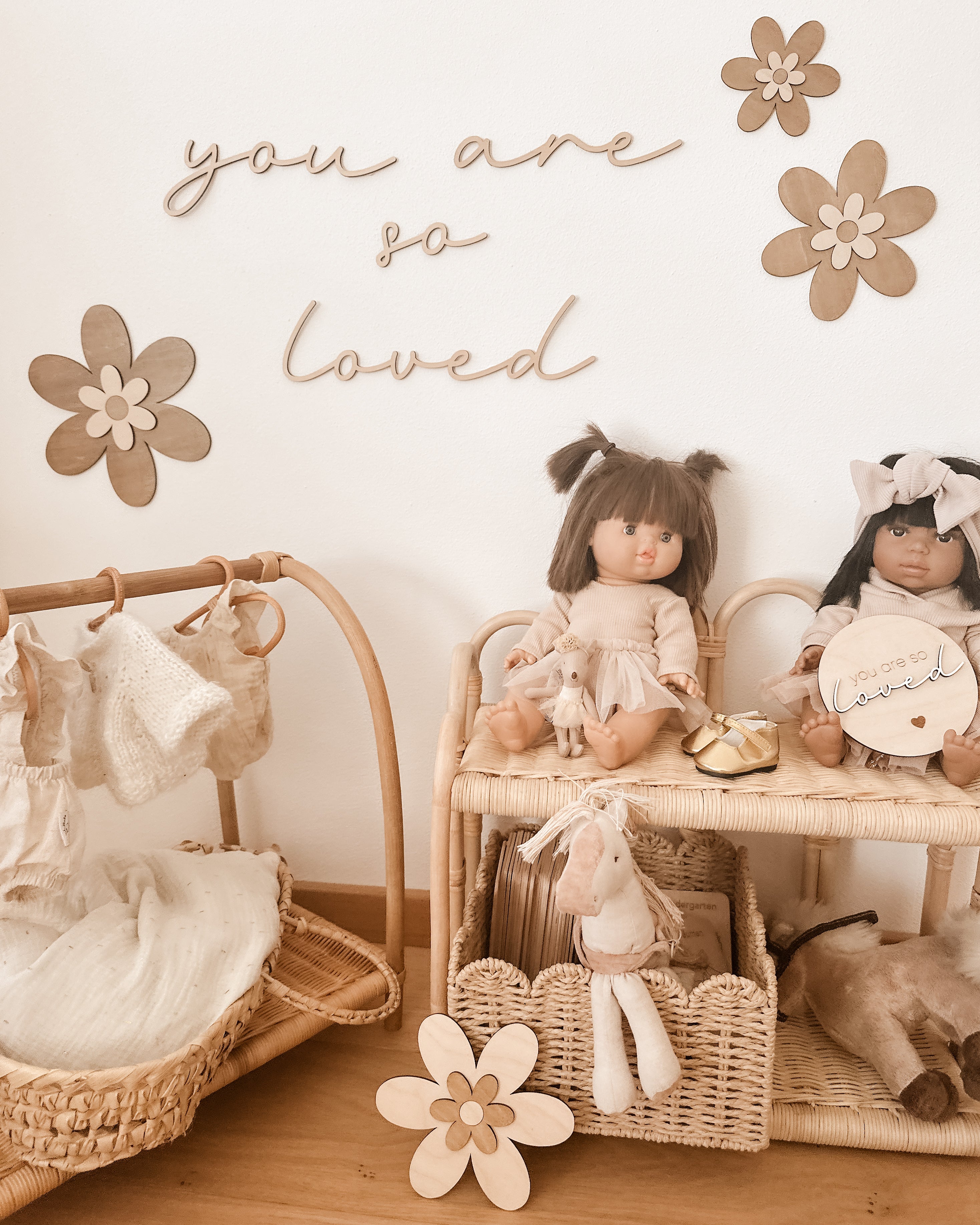 Schriftzug - you are so loved