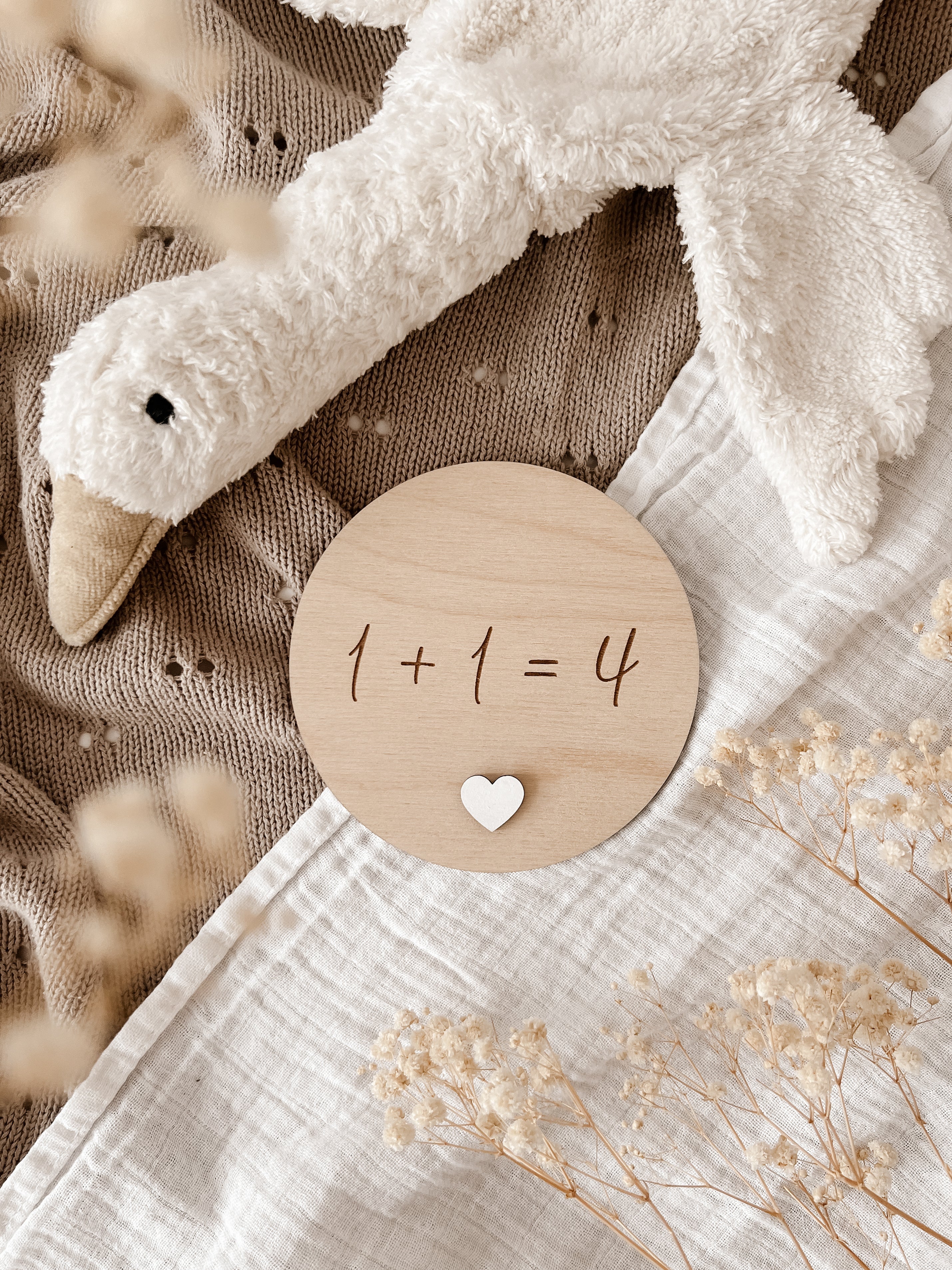 1 + 1 = 3, 4, 5 - Wir bekommen ein Baby - BohoWildflowerVibes