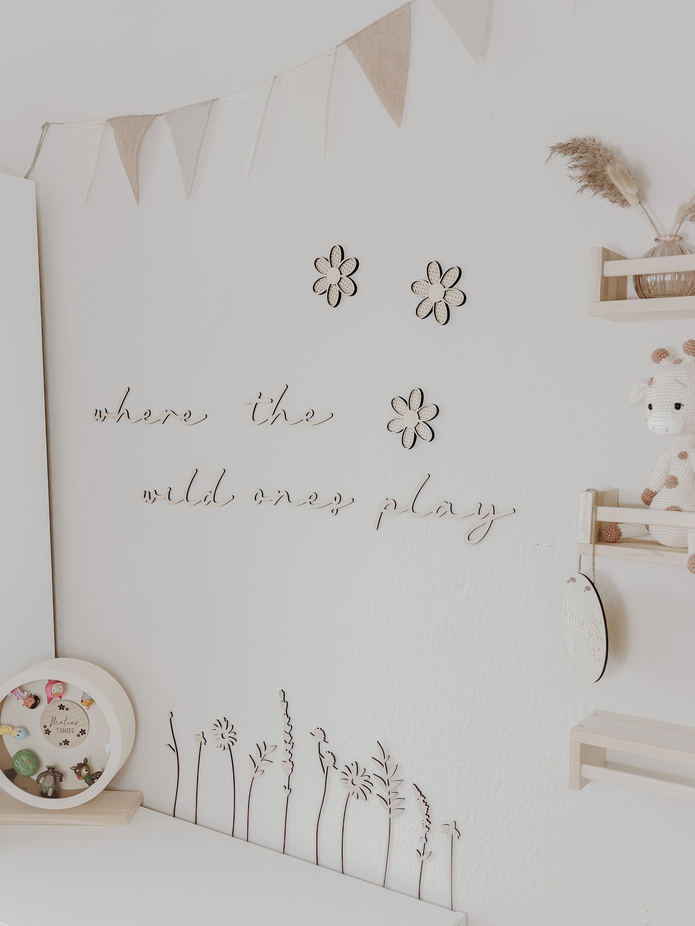 3 Holzblumen mit Rattan Gravur Wanddeko für Kinderzimmer und Babyzimmer - BohoWildflowerVibes