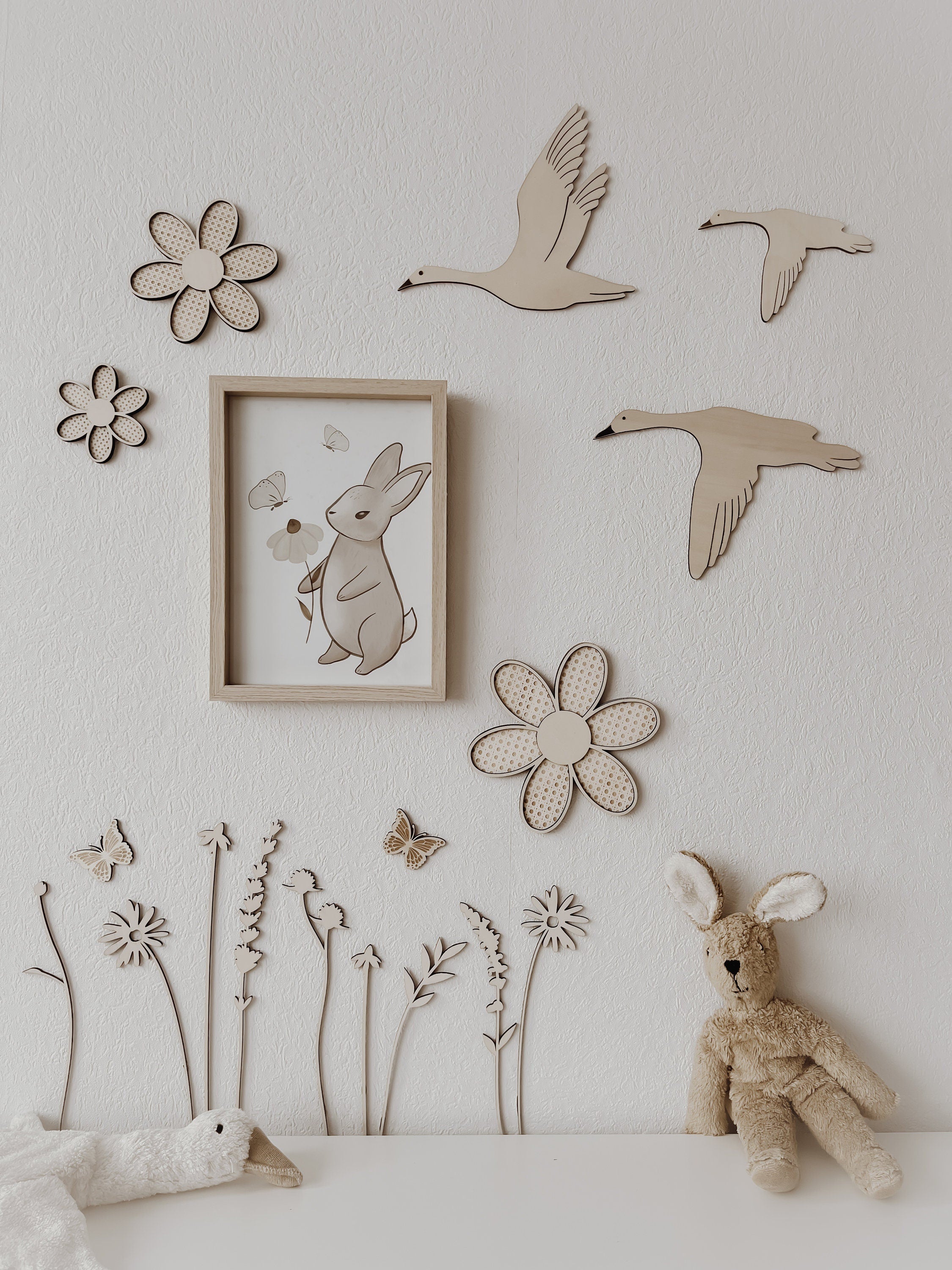 3 Holzblumen mit Rattan Gravur Wanddeko für Kinder- und Babyzimmer - BohoWildflowerVibes