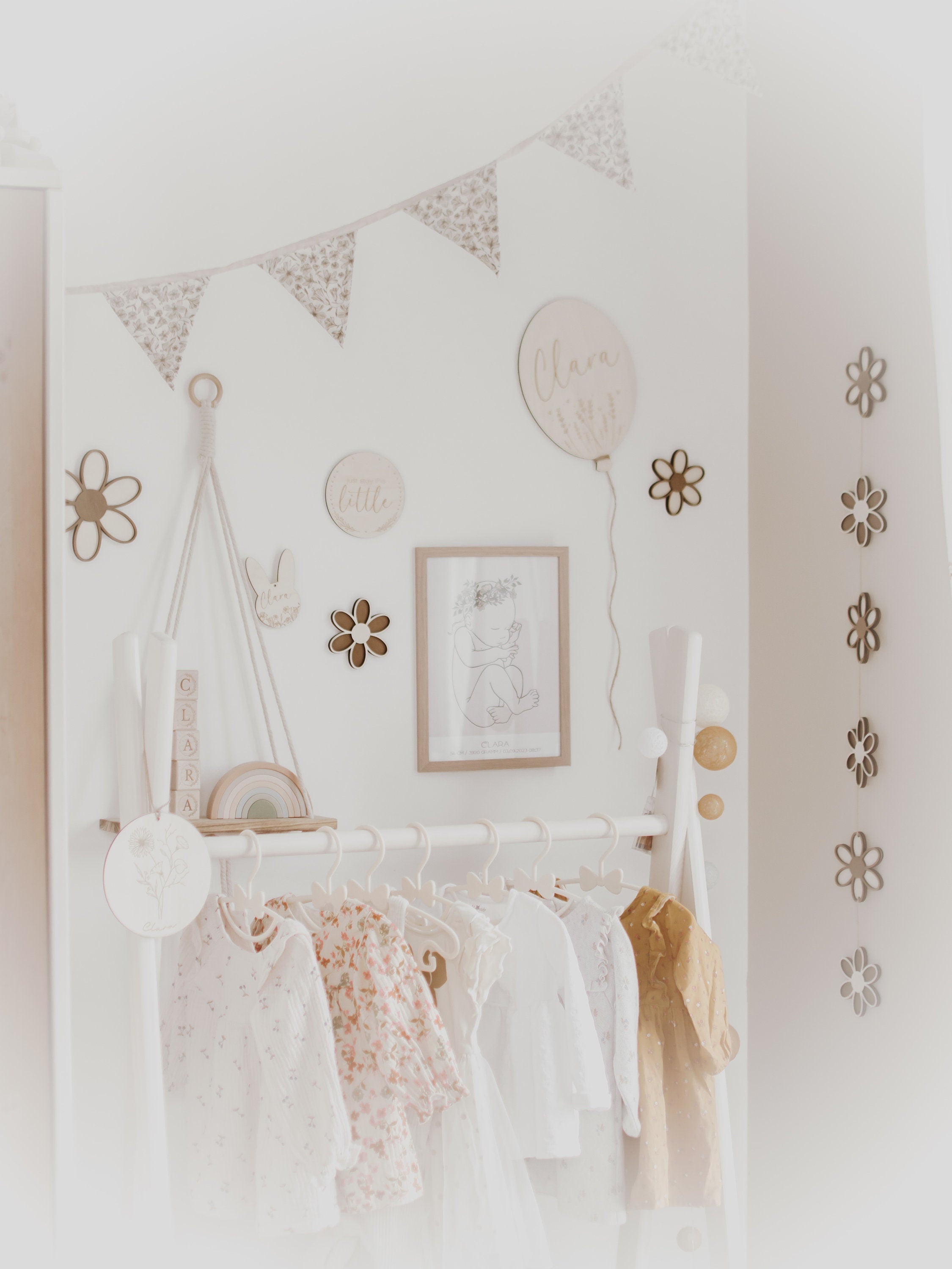 3 Holzblumen - Nussbraun Gänseblümchen Wanddeko für Kinderzimmer und Babyzimmer