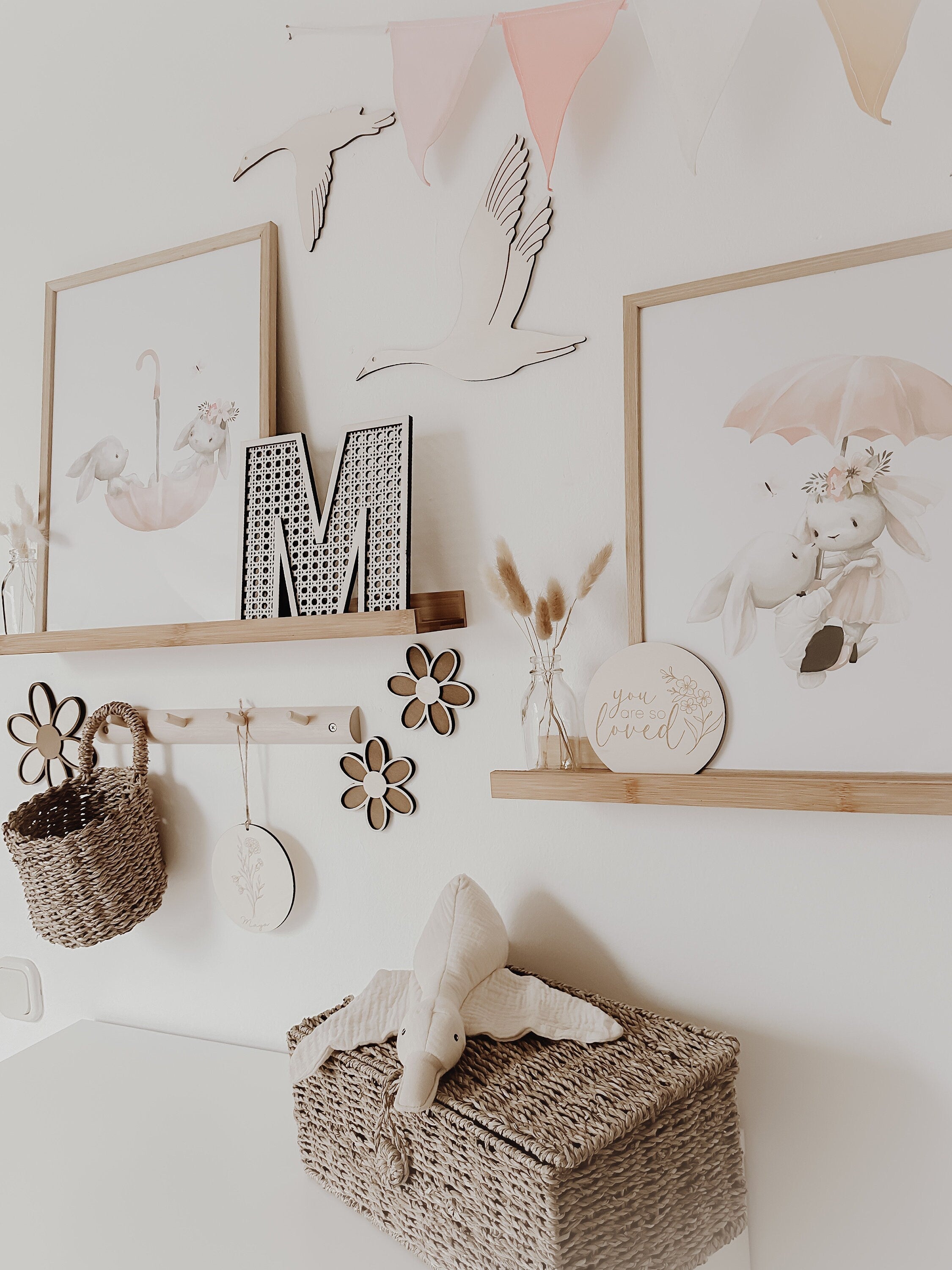 3 Holzblumen - Nussbraun Gänseblümchen Wanddeko für Kinderzimmer und Babyzimmer