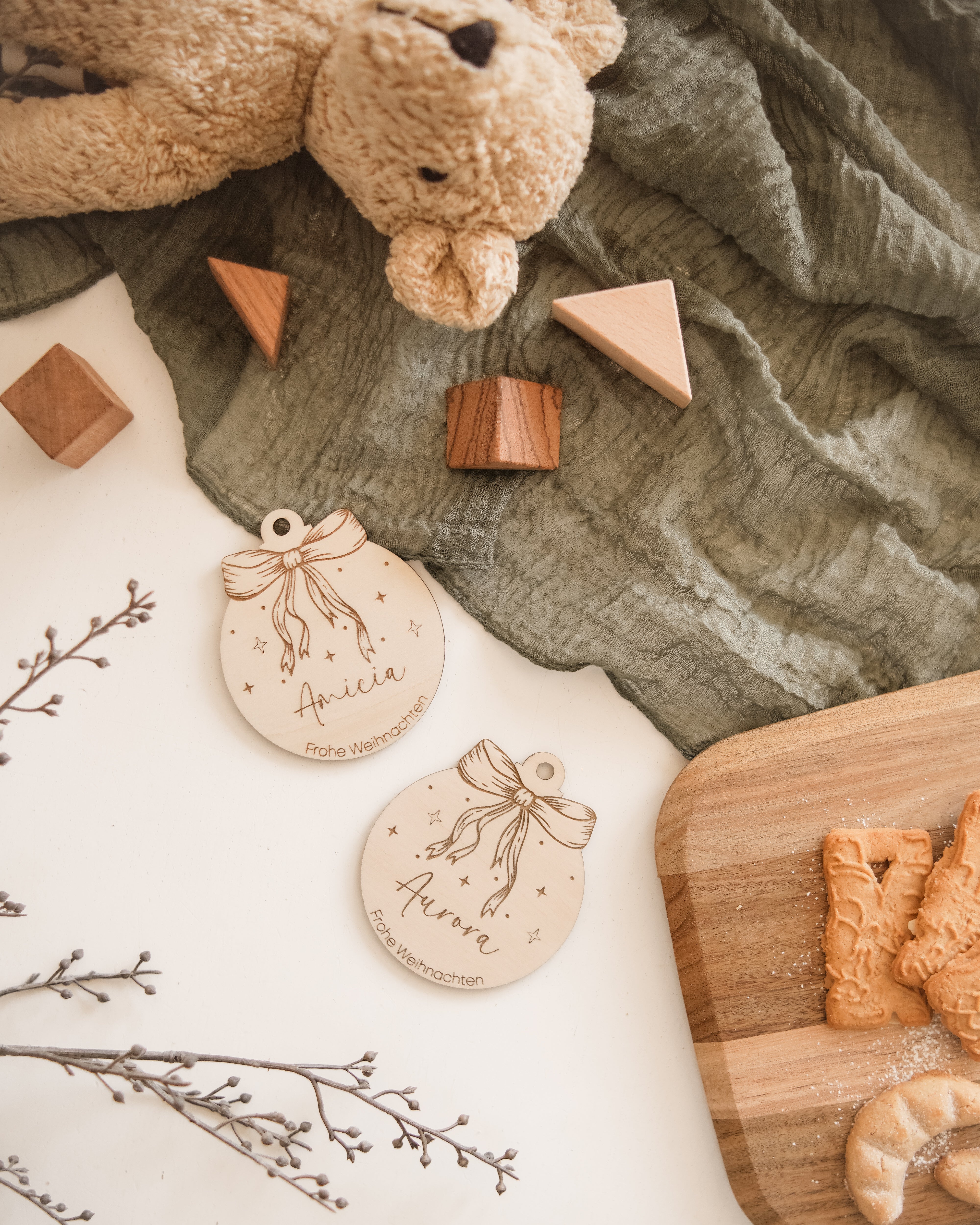 Geschenkanhänger Christbaumschmuck aus Holz – Persönliche Weihnachtsdeko