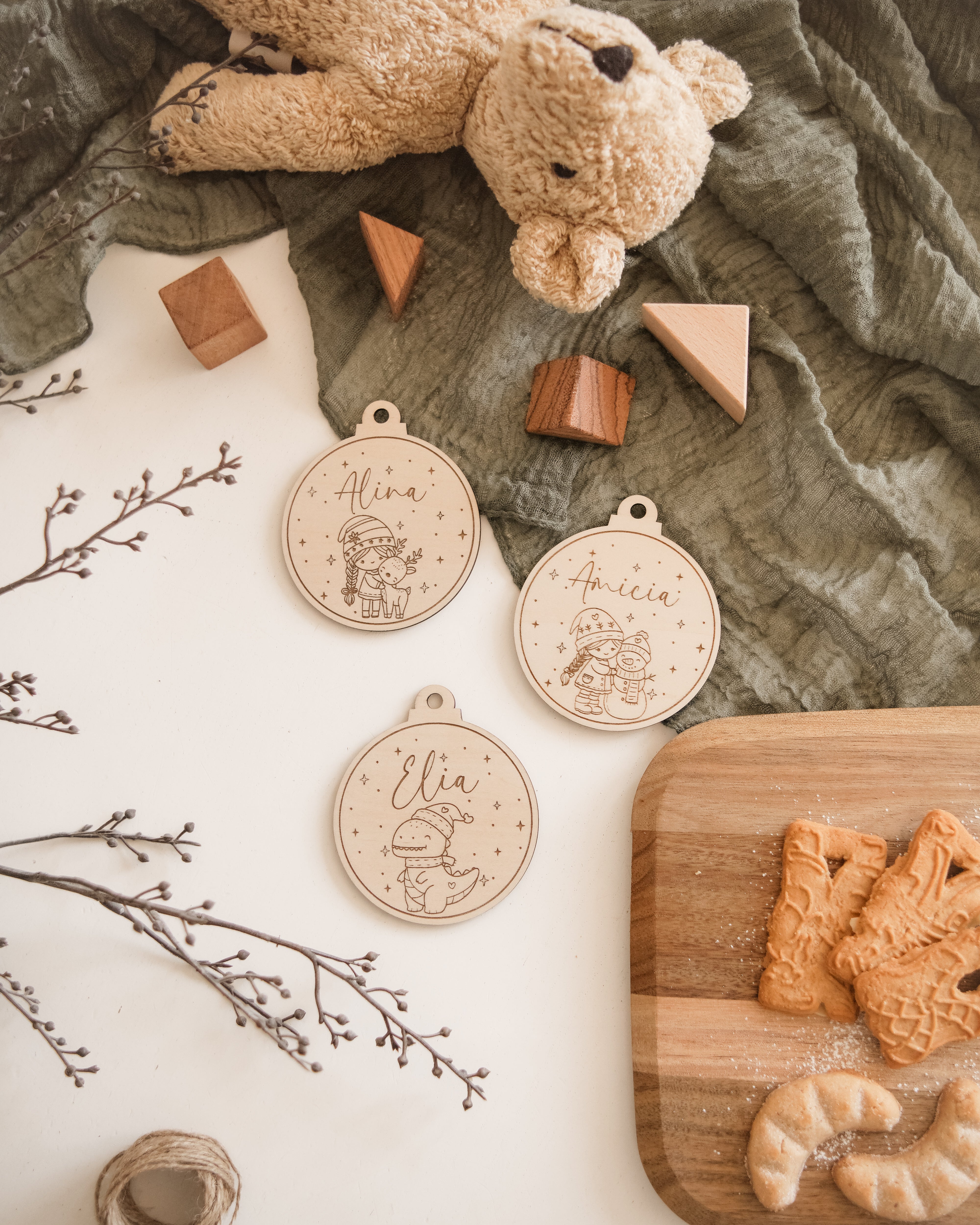 Geschenkanhänger Christbaumschmuck aus Holz – Persönliche Weihnachtsdeko