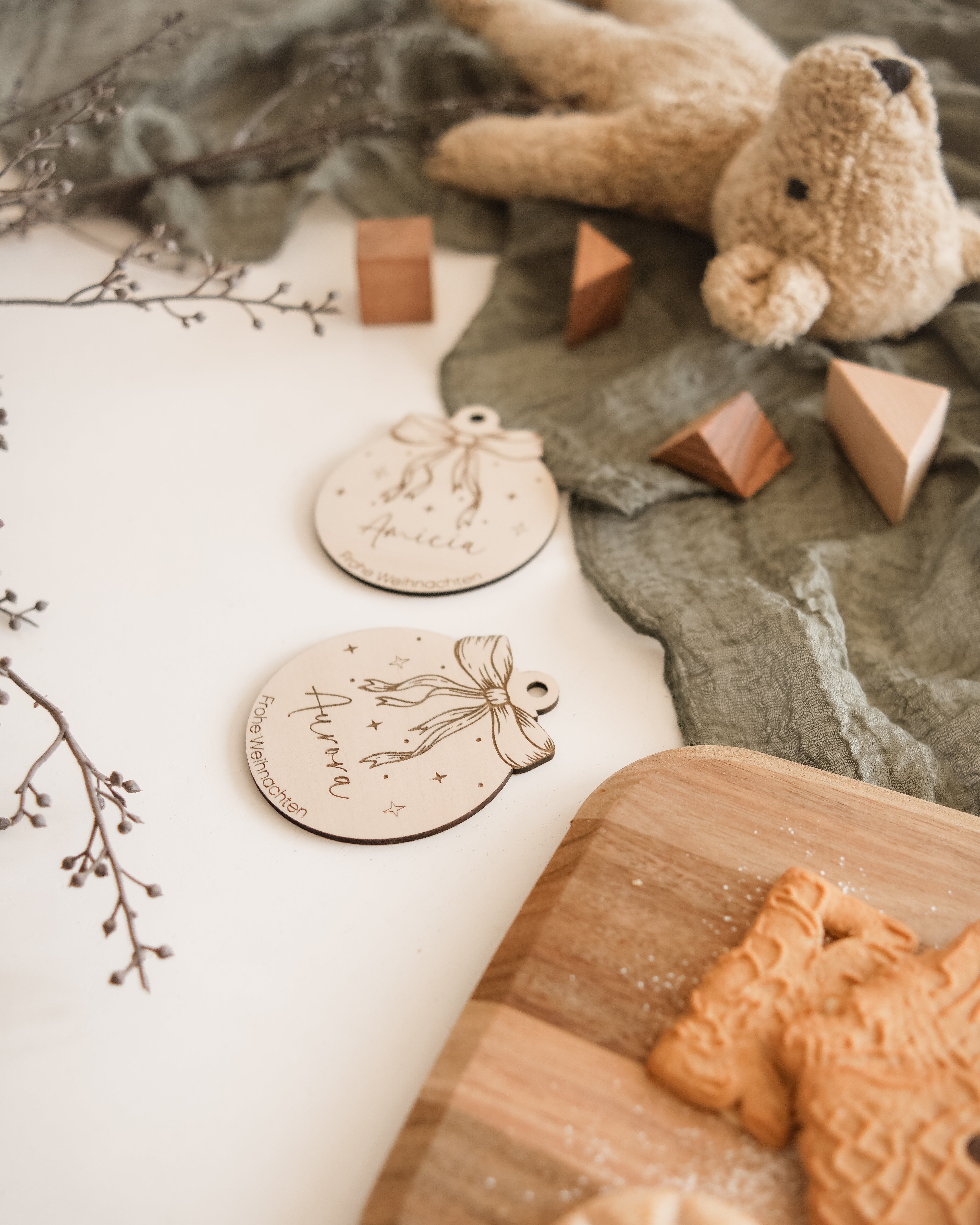 Geschenkanhänger Christbaumschmuck aus Holz – Persönliche Weihnachtsdeko