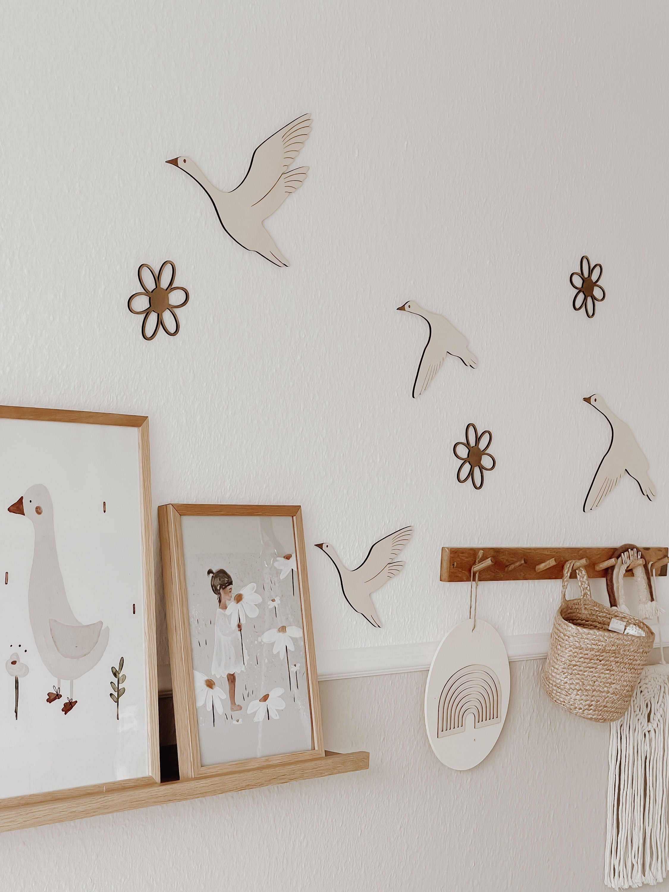 Holzblumen Set - Nussbraun, Wanddeko für Kinderzimmer und Babyzimmer - BohoWildflowerVibes