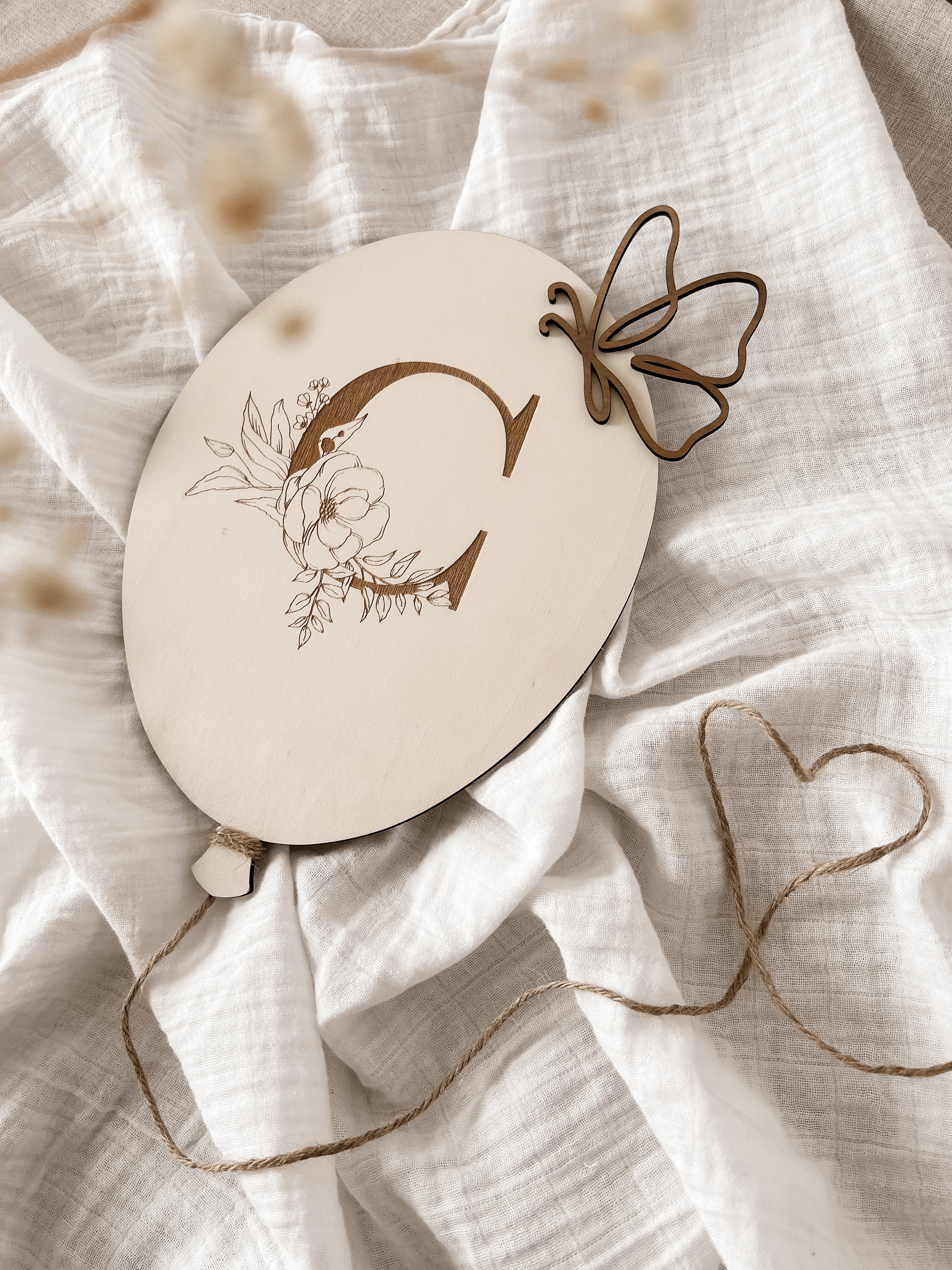 Personalisierter Ballon mit Initialen und Schmetterling in verschiedenen Variationen - BohoWildflowerVibes