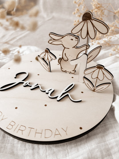 Personalisierter Geburtstagsteller - Hase mit Blumen - BohoWildflowerVibes