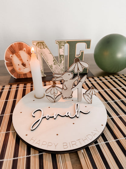 Personalisierter Geburtstagsteller - Hase mit Blumen - BohoWildflowerVibes