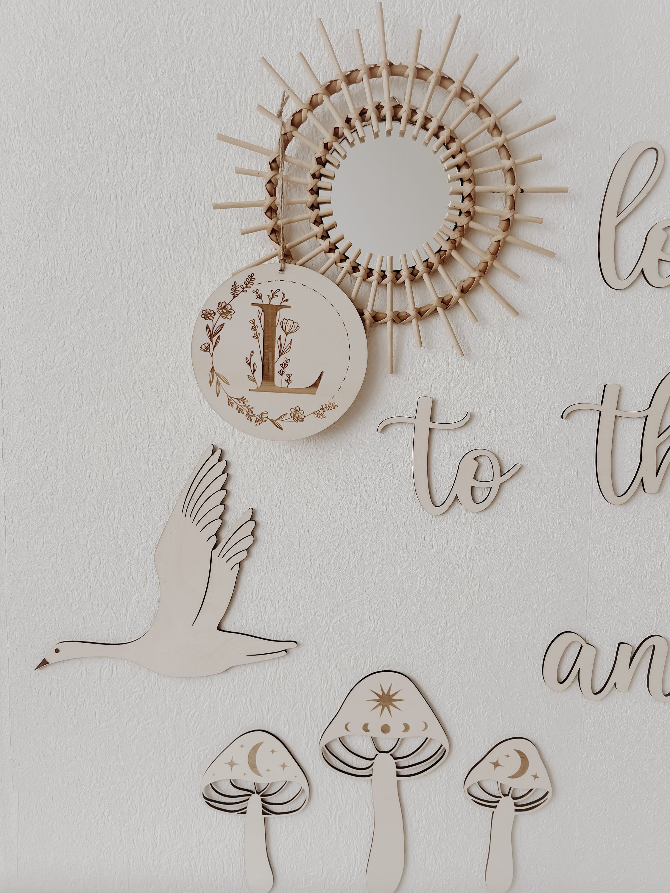 Personalisiertes Holzschild mit Buchstabe - BohoWildflowerVibes