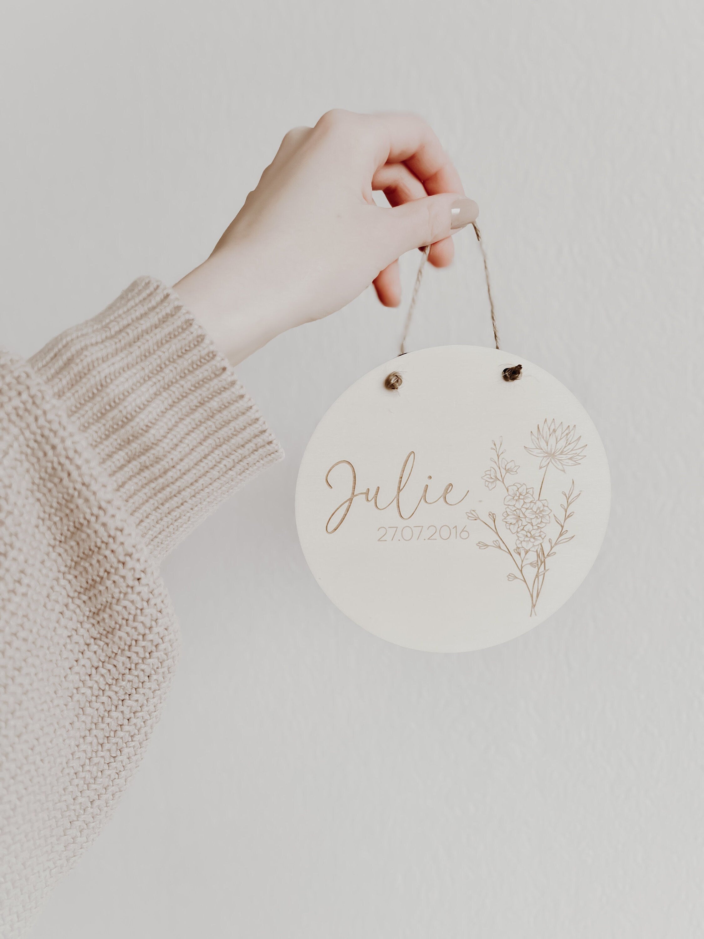 Personalisiertes Holzschild mit Geburtsblume, 12 Motive - BohoWildflowerVibes