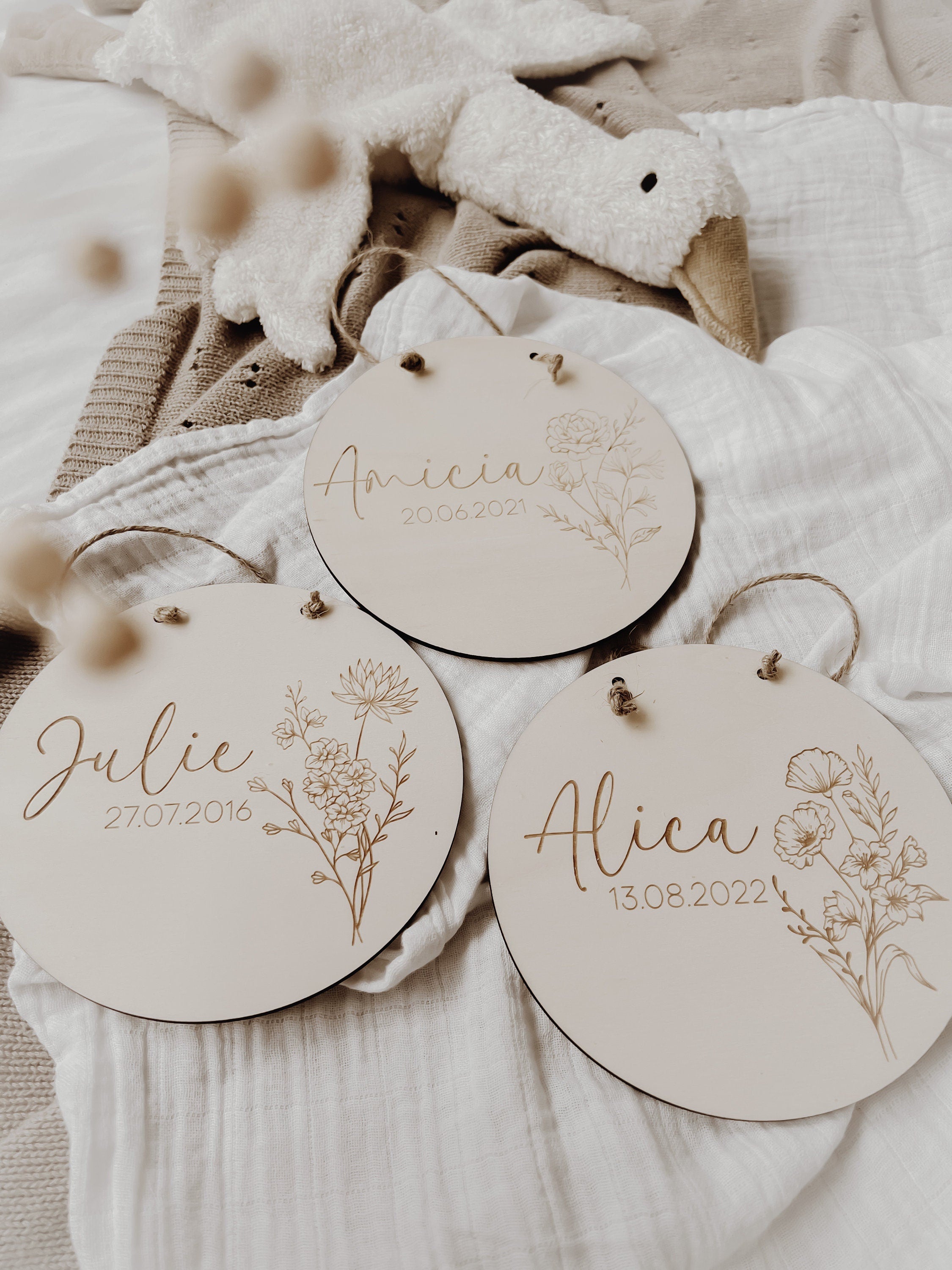 Personalisiertes Holzschild mit Geburtsblume, 12 Motive - BohoWildflowerVibes