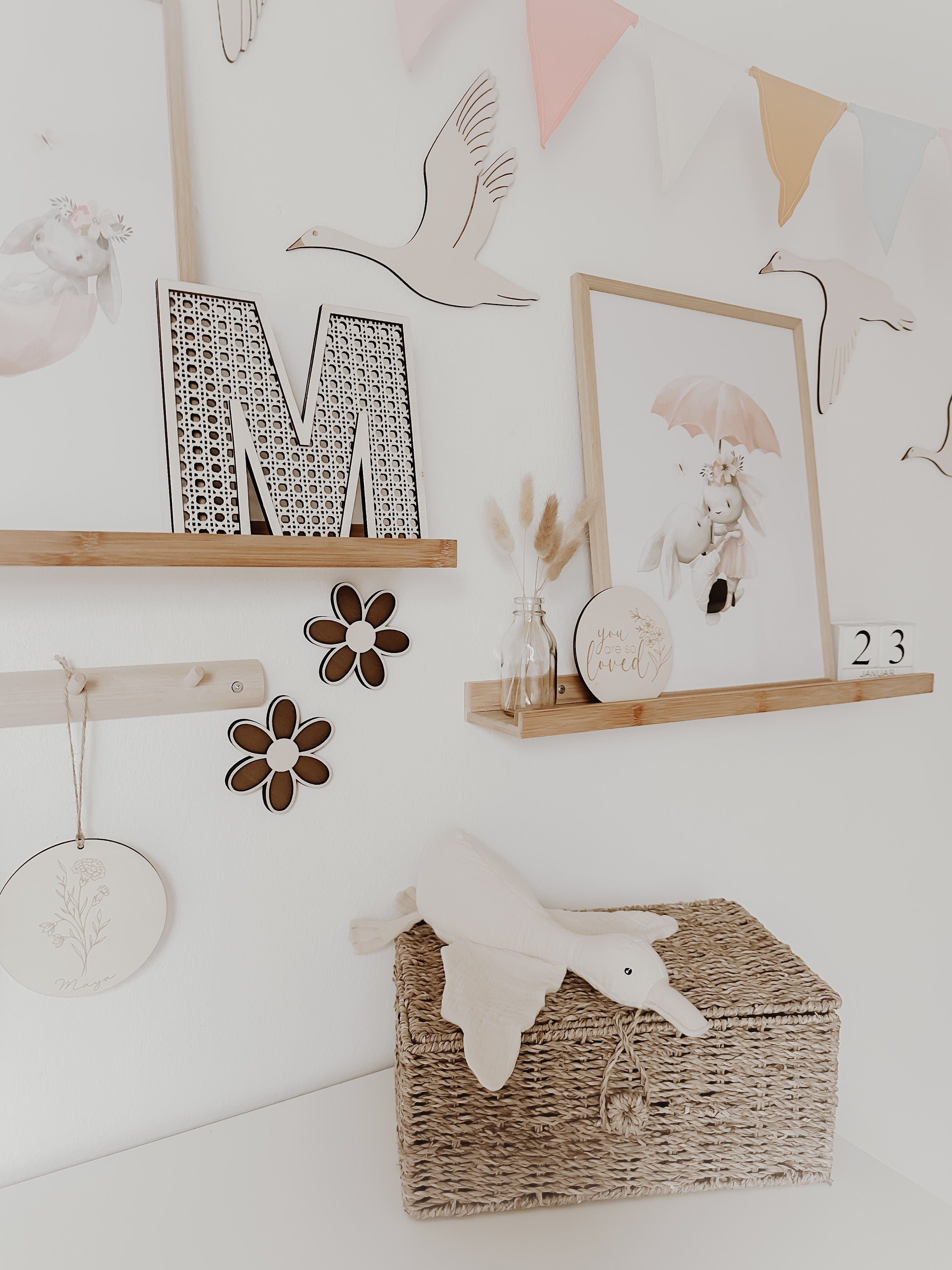 Personalisiertes Holzschild mit Geburtsblume, 12 Motive - BohoWildflowerVibes