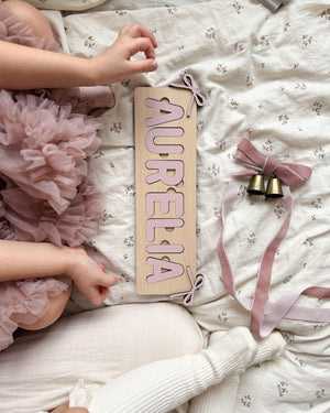 Personalisiertes Steckpuzzle mit Namen und Schleifen - Rosé aus Holz für Kinder ab 3 Jahren