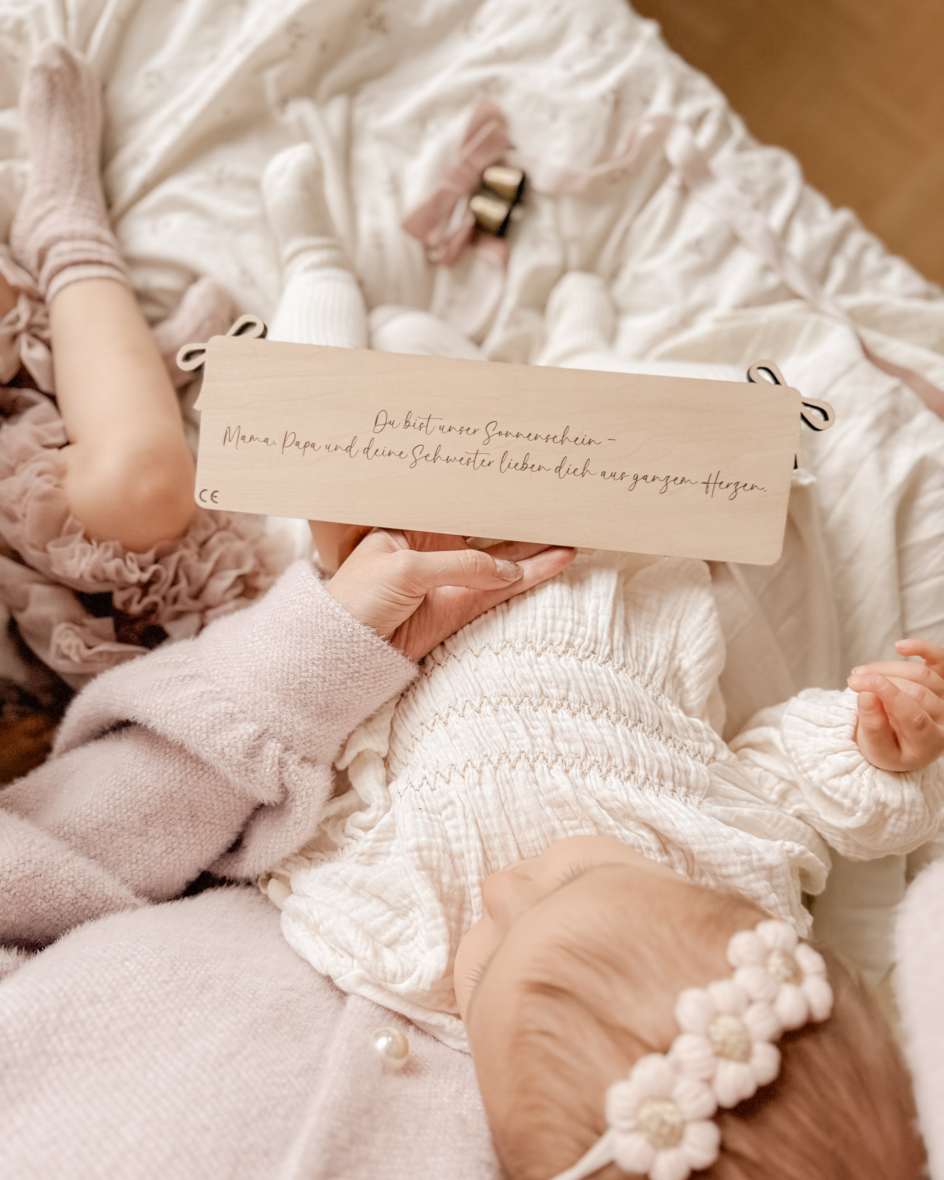 Personalisiertes Steckpuzzle mit Namen und Schleifen - Rosé aus Holz für Kinder ab 3 Jahren mit Gravur