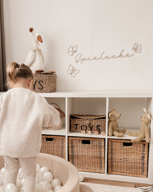 Spielecke Holzschriftzug – Spielerische Wanddeko fürs Kinderzimmer