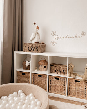 Spielecke Holzschriftzug – Spielerische Wanddeko fürs Kinderzimmer